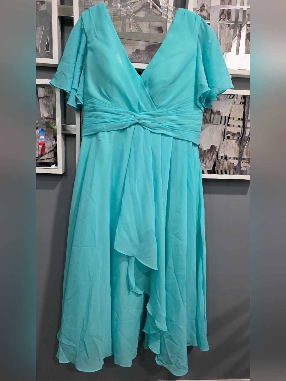 Elegant Turquoise V-Neck Flutter Sleeve Dress. Size 16